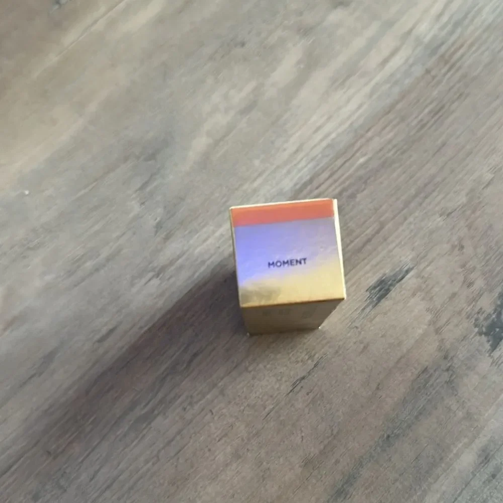 HOURGLASS - Unreal Liquid Blush- shade Moment -new in box